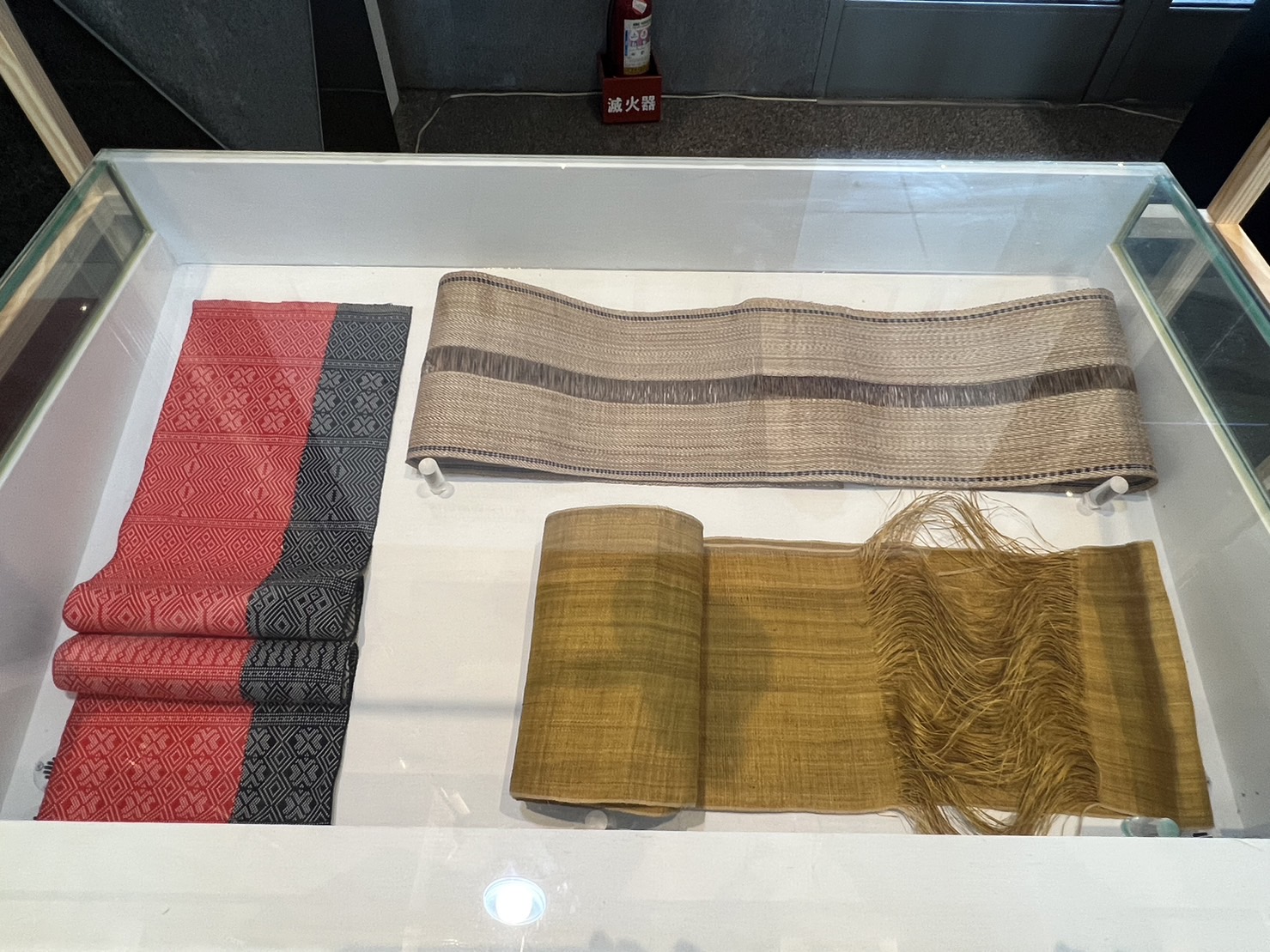 由臺北市凱達格蘭文化館典藏的香蕉絲織布，更是獨步全球的織布工藝。